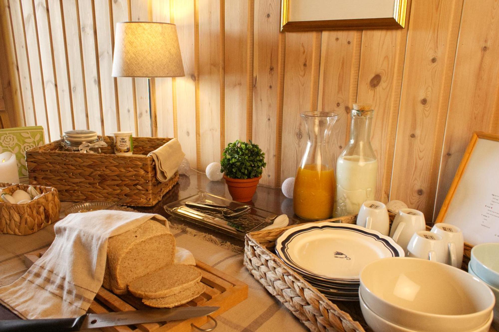 Bed And Breakfast Nordic Horn Brostadbotn Exterior photo